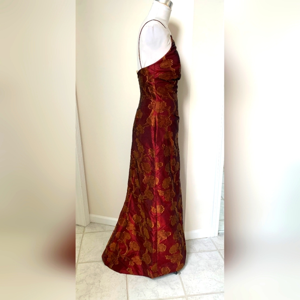 Vera Wang floor length evening gown.